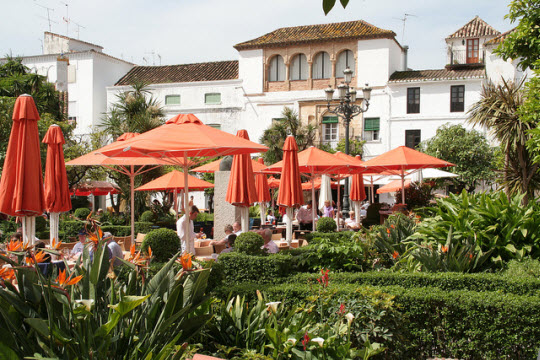 Plaza-de-Naranjos